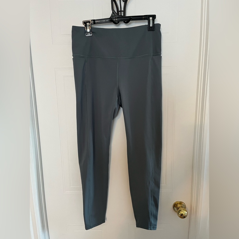 # 1-Spyder Gray/Green Leggings